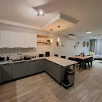 Apartament Modern 3bd With Spacious Balcony & Outside Furniture - Bay Marsalforn