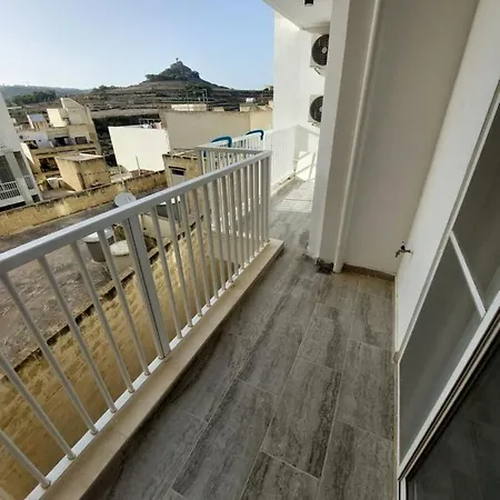 Appartement Modern 3bd With Spacious Balcony & Outside Furniture - Bay Marsalforn