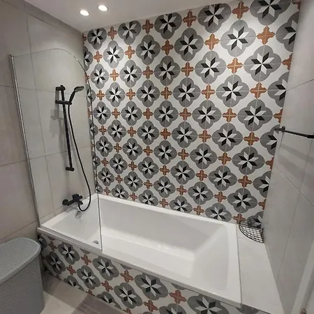 Modern 3bd With Spacious Balcony & Outside Furniture - Bay *