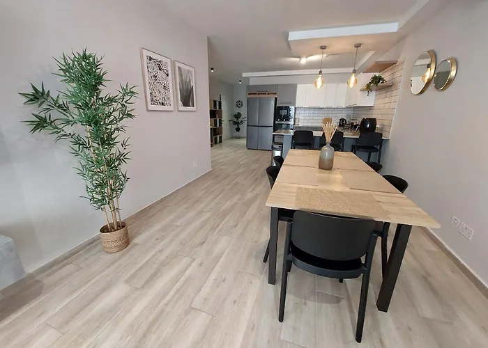 Modern 3bd With Spacious Balcony & Outside Furniture - Bay Marsalforn