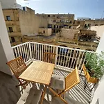 Apartment Modern 3bd With Spacious Balcony & Outside Furniture - Bay Marsalforn