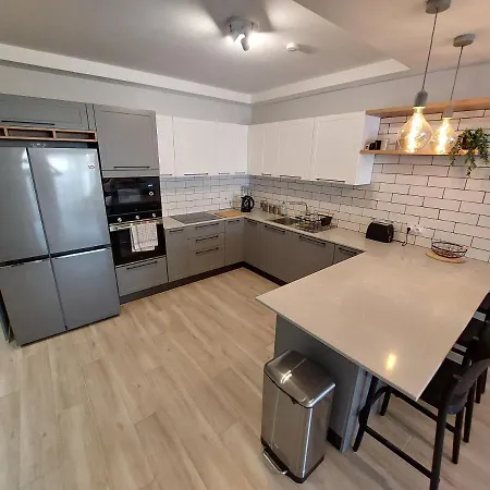 Modern 3bd With Spacious Balcony & Outside Furniture - Bay Apartment Marsalforn