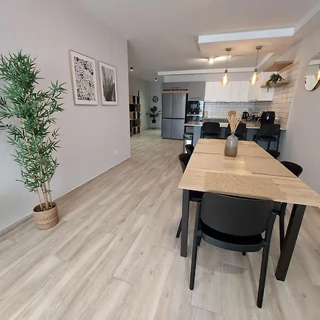 Modern 3bd With Spacious Balcony & Outside Furniture - Bay Marsalforn