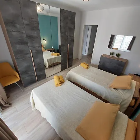 Modern 3bd With Spacious Balcony & Outside Furniture - Bay * Marsalforn
