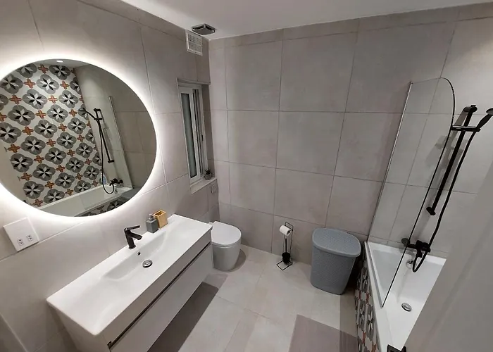 Modern 3bd With Spacious Balcony & Outside Furniture - Bay Marsalforn