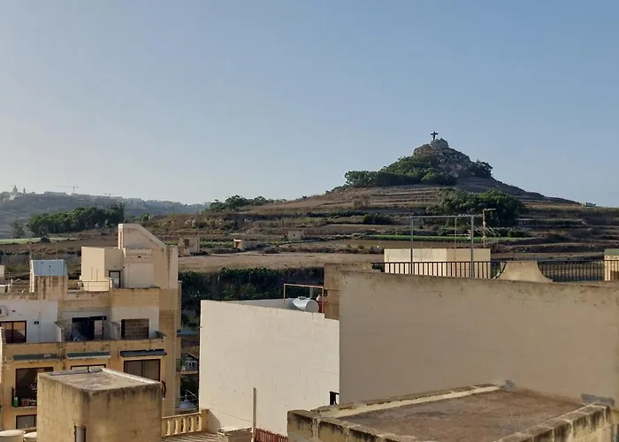 Modern 3bd With Spacious Balcony & Outside Furniture - Bay * Marsalforn