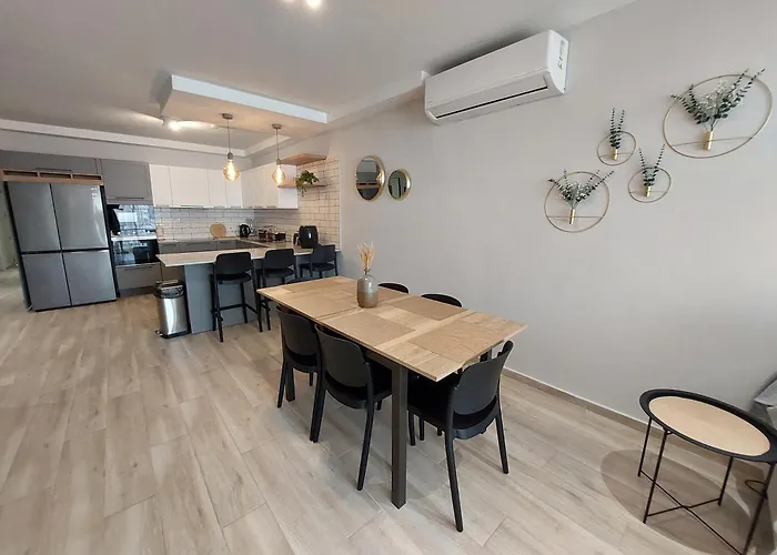 Apartment Modern 3bd With Spacious Balcony & Outside Furniture - Bay Marsalforn