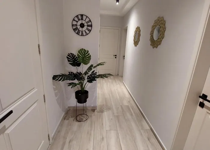 Modern 3bd With Spacious Balcony & Outside Furniture - Bay Marsalforn