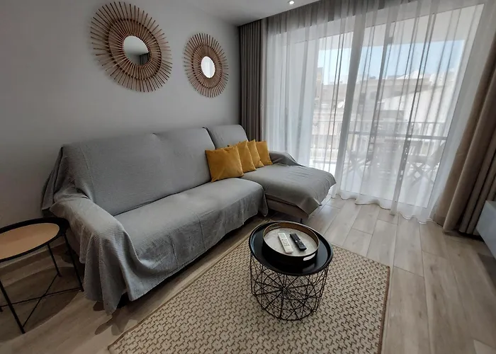 Apartament Modern 3bd With Spacious Balcony & Outside Furniture - Bay *