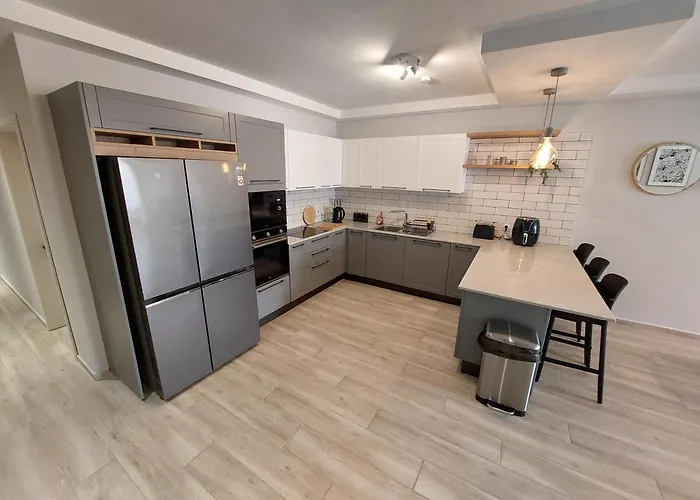 Modern 3bd With Spacious Balcony & Outside Furniture - Bay Appartement Marsalforn